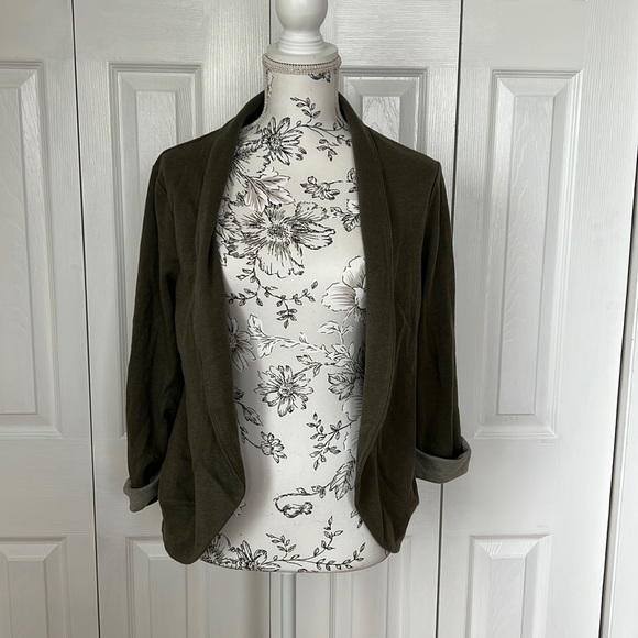 NWT Express Women’s Cardigan Size Small - Picture 1 of 3